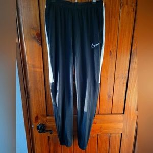 NWT Nike Dri-Fit Standard Fit Training Pants